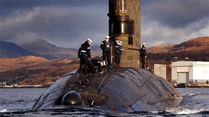Are there showers on submarines?