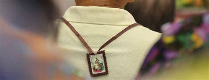 Can anyone wear a scapular?