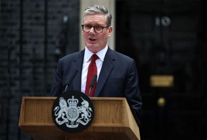 How do you become a Sir UK?
