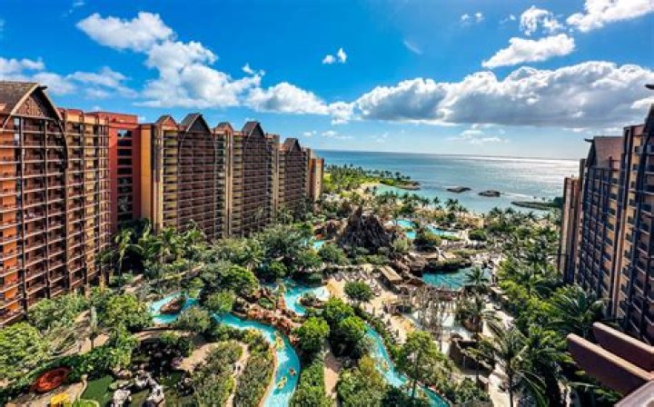 What is the smell at Aulani?