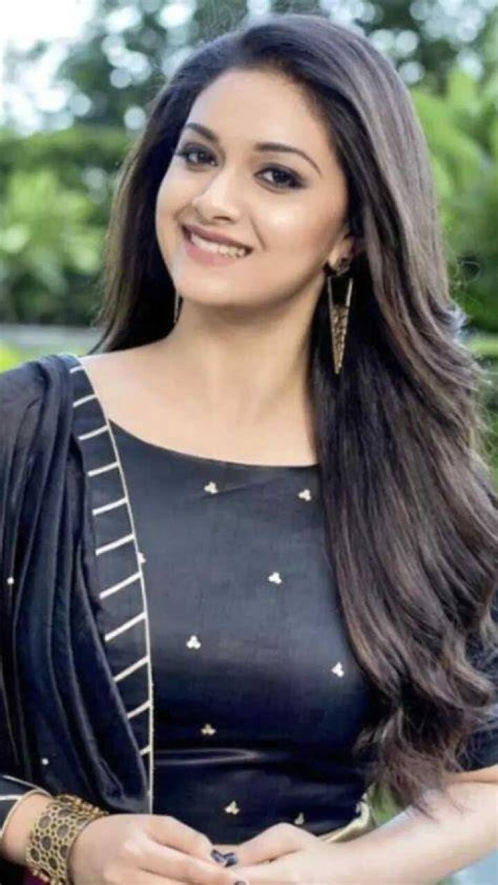 Which actress in India has long hair?