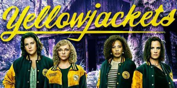 Who dies in the first scene of Yellowjackets?